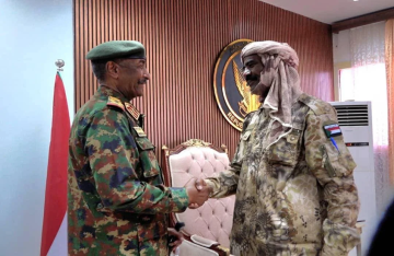 السودان.. البرهان يستقبل القبة المنشق من الدعم السريع ويشجع كل من ينحاز لمسيرة البناء الوطني