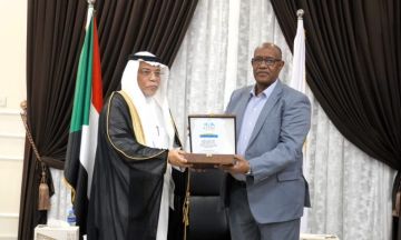 والي البحر الأحمر يودع السفير السعودي ويشيد بجهوده في تعزيز التعاون المشترك