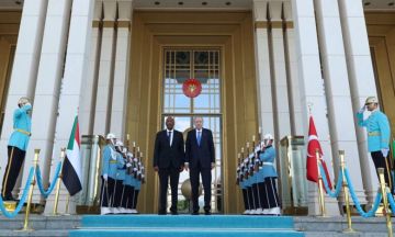 الرئيس أردوغان يستقبل البرهان في أنقرة الرئيس أردوغان يستقبل البرهان في أنقرة