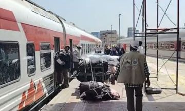 صور .. انطلاق قطار الأمل للعودة الطوعية من رمسيس بشراكة مع ديوان الزكاة صور .. انطلاق قطار الأمل للعودة الطوعية من رمسيس بشراكة مع ديوان الزكاة