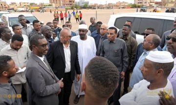 رئيس الوزراء يفتتح محول كهرباء أبوعركي البخيت بأمدرمان العرضة ويتفقد مواطني منطقة الأزهري رئيس الوزراء يفتتح محول كهرباء أبوعركي البخيت بأمدرمان العرضة ويتفقد مواطني منطقة الأزهري