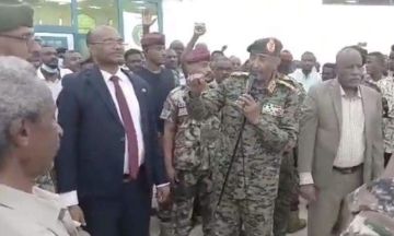 البرهان يتفقد سير العمل بـ كنترول الشهادة الثانوية ويثمن جهود المعلمين