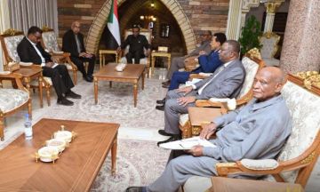 رئيس الوزراء يطلع على أداء قطاعي النفط والكهرباء رئيس الوزراء يطلع على أداء قطاعي النفط والكهرباء
