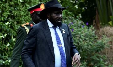 سلفا كير يعفي محافظ البنك المركزي في جنوب السودان ويعين خلفا له سلفا كير يعفي محافظ البنك المركزي في جنوب السودان ويعين خلفا له