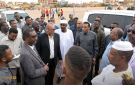 رئيس الوزراء يفتتح محول كهرباء أبوعركي البخيت بأمدرمان العرضة ويتفقد مواطني منطقة الأزهري