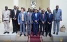 رئيس الوزراء يطلع وفد ترويكا السيسا على مبادرة سلام السودان - sd