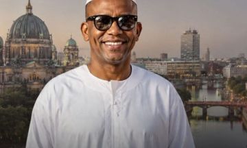 بروفيسور حسن سيداحمد .. من بائع خضار في فيصل بمصر إلي استاذ فيزياء بجامعة ألمانية بروفيسور حسن سيداحمد .. من بائع خضار في فيصل بمصر إلي استاذ فيزياء بجامعة ألمانية