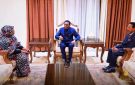رئيس الوزراء يلتقي رئيس مجلس شؤون الأحزاب السياسية