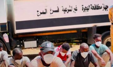 ترحيل 33 مهاجرا غير شرعي من ليبيا بينهم سودانيين
