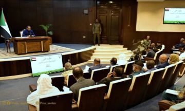 برئاسة كامل إدريس.. اللجنة الوطنية لإدارة الاقتصاد تبحث تحسين الوضع الاقتصادي وضبط سعر الصرف برئاسة كامل إدريس.. اللجنة الوطنية لإدارة الاقتصاد تبحث تحسين الوضع الاقتصادي وضبط سعر الصرف