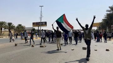 مصر تستفيد من حرب السودان ومعركة يوم القيامة؟.. خبراء مصريون يردون على كاتب سوداني أثار جدلا مصر تستفيد من حرب السودان ومعركة يوم القيامة؟.. خبراء مصريون يردون على كاتب سوداني أثار جدلا