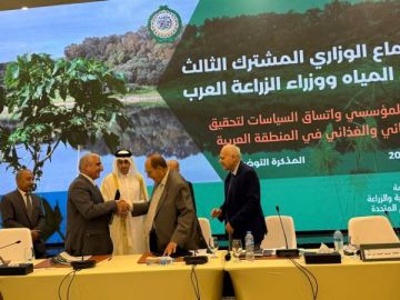 توقيع بروتوكول علمي وفني بين أكساد والمجلس العربي للمياه لتعزيز التعاون في مجالات إدارة الموارد المائية توقيع بروتوكول علمي وفني بين أكساد والمجلس العربي للمياه لتعزيز التعاون في مجالات إدارة الموارد المائية