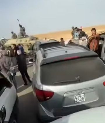 توقف حركة السفر بين مناطق قسد والحكومة السورية توقف حركة السفر بين مناطق قسد والحكومة السورية