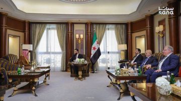 الرئيس الشرع يعقد جلسة مع رئيس مجلس الأعمال السعودي السوري الرئيس الشرع يعقد جلسة مع رئيس مجلس الأعمال السعودي السوري