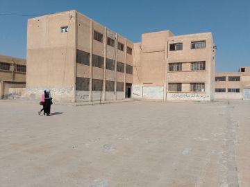 مدرسة الشهيد عمر المختار الابتدائية بدير الزور.. لا ماء شرب ولا صرف صحي مدرسة الشهيد عمر المختار الابتدائية بدير الزور.. لا ماء شرب ولا صرف صحي