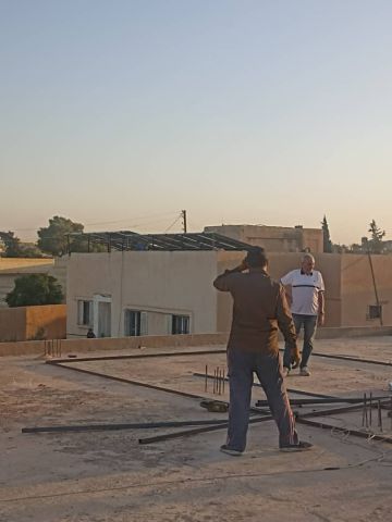 تركيب منظومتي كهرباء متكاملتين لمحكمة التبني ووحدتها الإرشادية بريف دير الزور الغربي