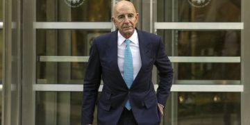 المبعوث الأمريكي يؤكد على أهمية اتفاق 10 آذار.. ويرد على الاتهامات التي رافقت زيارته للحسكة