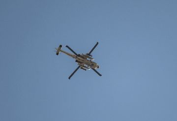 توغل رتل عسكري إسرائيلي بتغطية من المروحيات في القنيطرة جنوب سوريا توغل رتل عسكري إسرائيلي بتغطية من المروحيات في القنيطرة جنوب سوريا