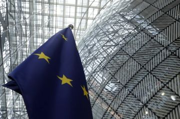 رفعت مبلغ دعم العودة الطوعية.. دولة أوروبية تناقش مع دمشق إعادة اللاجئين السوريين إلى وطنهم رفعت مبلغ دعم العودة الطوعية.. دولة أوروبية تناقش مع دمشق إعادة اللاجئين السوريين إلى وطنهم