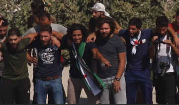 لفتة إنسانية من وزير الصحة السوري تجاه والدة منشد الثورة