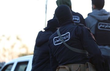 الداخلية: القبض على 3 مسلحين متورطين بالاعتداء المسلح داخل كلية الآداب بالمزة الداخلية: القبض على 3 مسلحين متورطين بالاعتداء المسلح داخل كلية الآداب بالمزة