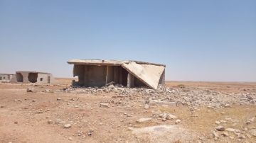 لماذا تعجز 7000 أسرة عن العودة؟ منازل مدمرة وغياب مقومات الحياة تجبرهم على البقاء في مخيمات الأتارب! لماذا تعجز 7000 أسرة عن العودة؟ منازل مدمرة وغياب مقومات الحياة تجبرهم على البقاء في مخيمات الأتارب!