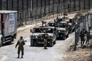 وزير درزي إسرائيلي سابق: إسرائيل لن تحتل السويداء وعلى الدروز التعاطي بحكمة وواقعية (فيديو) وزير درزي إسرائيلي سابق: إسرائيل لن تحتل السويداء وعلى الدروز التعاطي بحكمة وواقعية (فيديو)