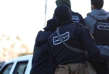 القبض على ثلاثة مسلحين متورطين في اعتداء داخل كلية الآداب بجامعة دمشق القبض على ثلاثة مسلحين متورطين في اعتداء داخل كلية الآداب بجامعة دمشق