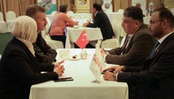 توقيع مجموعة اتفاقيات جديدة بين شركات سورية وتركية في دمشق توقيع مجموعة اتفاقيات جديدة بين شركات سورية وتركية في دمشق