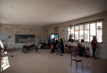 سوريا.. وقفات احتجاجية في مدينة شهبا بمحافظة السويداء رفضا لتحويل المدارس إلى مراكز إيواء (فيديو)