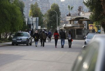 سوريا.. مسلحون يلقون قنبلة على عميد كلية الآداب بجامعة دمشق في مكتبه