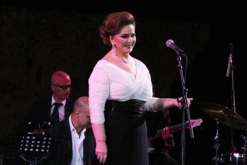 خلفت وراءك الكثير من الأشواق والأحزان .. ميادة حناوي ترثي شقيقها و رفيق دربها عثمان خلفت وراءك الكثير من الأشواق والأحزان .. ميادة حناوي ترثي شقيقها و رفيق دربها عثمان