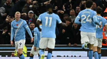 مانشستر سيتي يصعد الى وصافة الترتيب بثلاثية بشباك بورنموث بالدوري الانكليزي مانشستر سيتي يصعد الى وصافة الترتيب بثلاثية بشباك بورنموث بالدوري الانكليزي