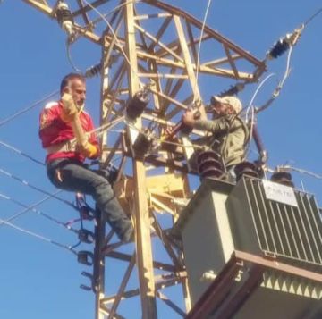 دخول محولة 50 ك.ف.أ في الخدمة بمدينة موحسن شرقي دير الزور دخول محولة 50 ك.ف.أ في الخدمة بمدينة موحسن شرقي دير الزور