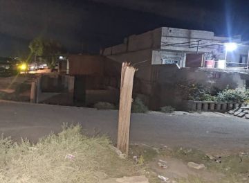 اصطدام شاحنة بعمود كهرباء يتسبب بانقطاع التيار عن عدد من المنازل في منطقة البغيلية اصطدام شاحنة بعمود كهرباء يتسبب بانقطاع التيار عن عدد من المنازل في منطقة البغيلية