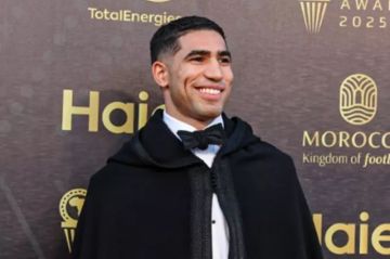 المغربي أشرف حكيمي ينال جائزة أفضل لاعب أفريقي لكرة القدم المغربي أشرف حكيمي ينال جائزة أفضل لاعب أفريقي لكرة القدم