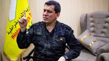 مظلوم عبدي يؤكد التزامه بدمج قوات قسد في قوات الحكومية