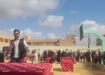 وصول الحافلة الثقافية إلى مدرسة المعري بالبوكمال