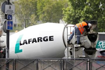 غرامة بـ 1.12 مليار يورو تنتظر لافارج الفرنسية بسبب نشاطها السابق في سوريا غرامة بـ 1.12 مليار يورو تنتظر لافارج الفرنسية بسبب نشاطها السابق في سوريا