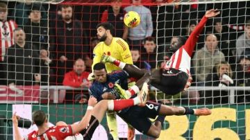 سندرلاند يتعادل مع آرسنال في الدوري الإنكليزي لكرة القدم سندرلاند يتعادل مع آرسنال في الدوري الإنكليزي لكرة القدم