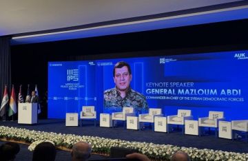 مظلوم عبدي: سوريا لن تعود إلى النظام المركزي بعد كل ما جرى خلال 15 عاما من الحرب مظلوم عبدي: سوريا لن تعود إلى النظام المركزي بعد كل ما جرى خلال 15 عاما من الحرب