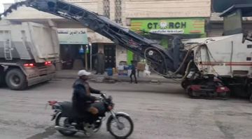 بلدية الميادين تباشر قشط الزفت القديم في عدد من الطرق بلدية الميادين تباشر قشط الزفت القديم في عدد من الطرق