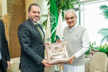 وزير السياحة السوري يبحث مع الأمير الوليد بن طلال تعزيز التعاون السياحي وزير السياحة السوري يبحث مع الأمير الوليد بن طلال تعزيز التعاون السياحي