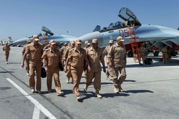 وكالة: روسيا تستأنف حركة الطيران في قاعدة حميميم بعد 6 اشهر على توقفها