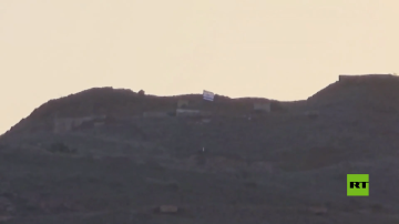 الجيش الإسرائيلي يدفع بآليات إلى تل الأحمر الشرقي بالقنيطرة السورية الجيش الإسرائيلي يدفع بآليات إلى تل الأحمر الشرقي بالقنيطرة السورية