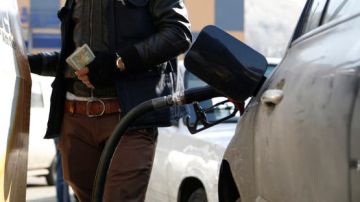 خفض أسعار المحروقات يترك ارتياحا في أوساط السوريين مع توقعات إيجابية