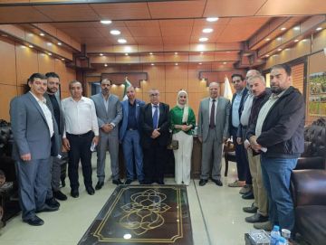 الاتفاق بين جامعة الفرات وغرفة تجارة وصناعة ديرالزور على اطلاق عدة مبادرات مشتركة الاتفاق بين جامعة الفرات وغرفة تجارة وصناعة ديرالزور على اطلاق عدة مبادرات مشتركة