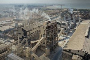 معمل السماد الفوسفاتي في حمص يعود للإنتاج بعد توقف دام 3 سنوات.. بطاقة تصل إلى 400 طن يوميا