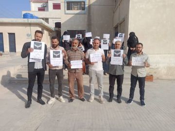 مدرسون بريف حماة ينضمون إلى إضراب الكرامة للمطالبة بتحسين أجورهم