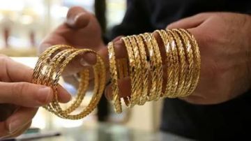 الذهب يواصل الصعود مع استقرار سعر صرف الليرة السورية الذهب يواصل الصعود مع استقرار سعر صرف الليرة السورية